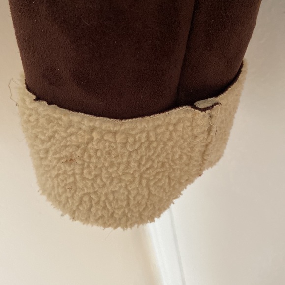 Beautiful Brown Winter Suede Jacket - Picture 14 of 15